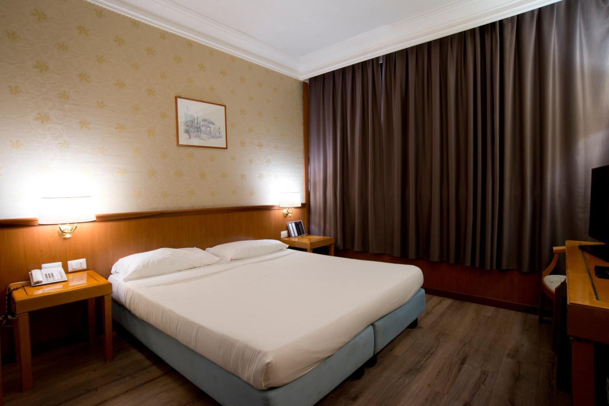 Hotel The Brand Roma Ngoại thất bức ảnh